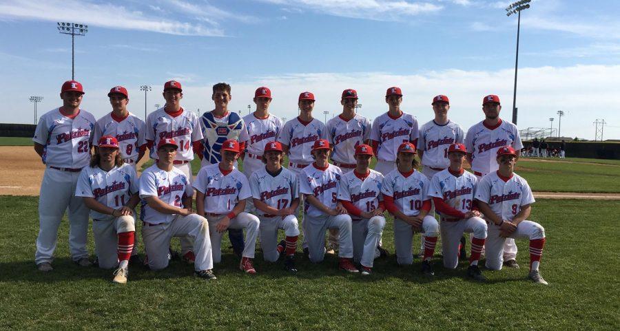 The 2016 LHS boys baseball team prior to a game
