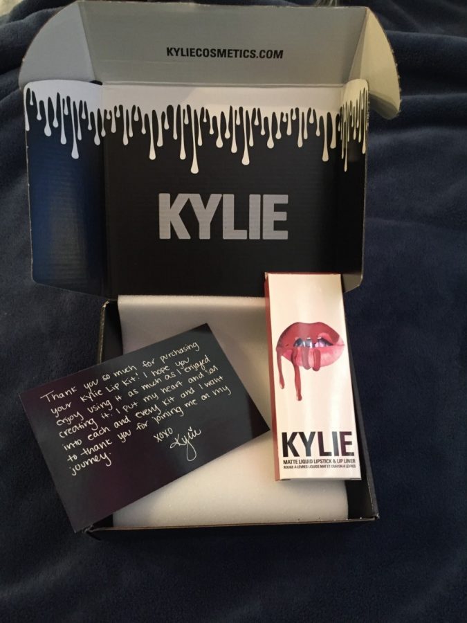 The Kylie Lip Kit is delivered in a designed package and comes with a thank you letter from Jenner. 