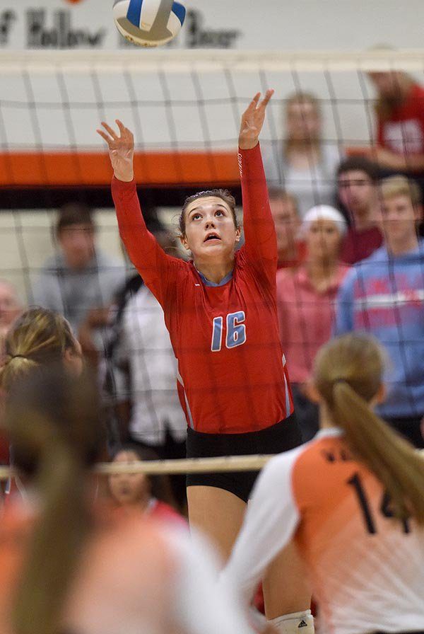 LHS volleyball falls to WHS in a tight match