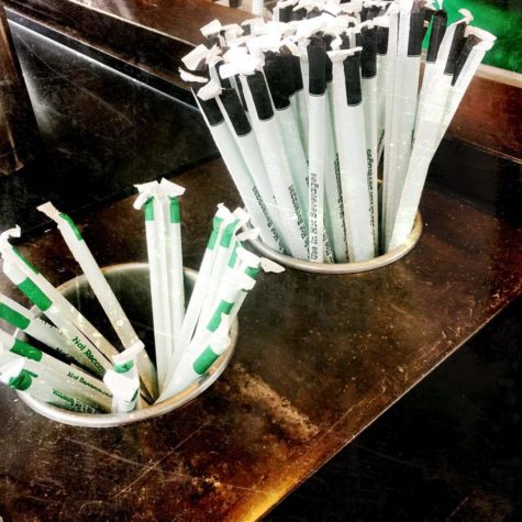 The plastic straw withdraw