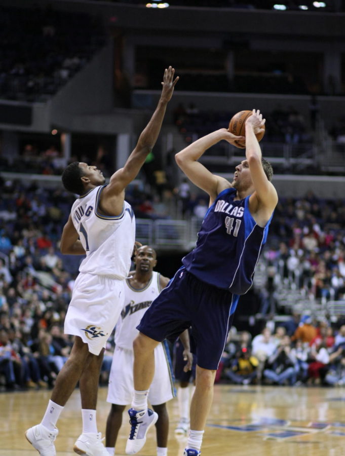 Nowitzki shoots his Dirk shot against the Washington Wizards.