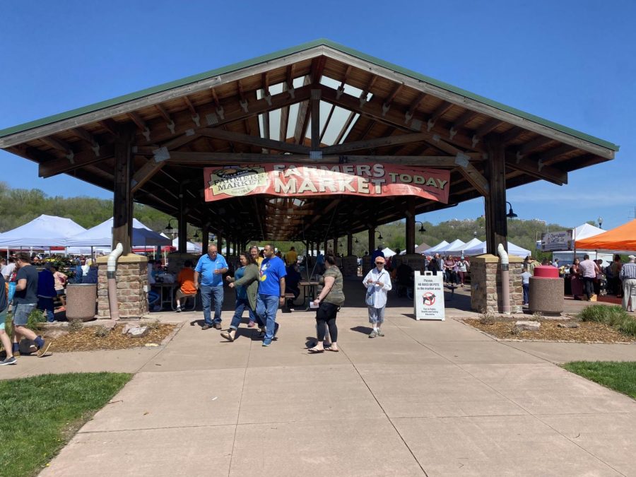 The local Farmers Market  in Sioux Falls opens almost every saturday 8-1 pm. 