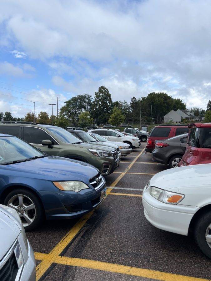 A high school parking lot filled to its capacity with cars is a nightmare for anyone who tries to navigate it.