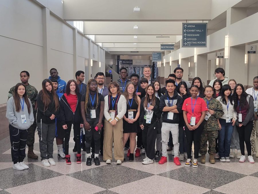 WIN in the workforce with Sioux Falls Development Foundation where JAG students met mayor Paul TenHaken and former NFL Ravens running back Justin Forsett. 