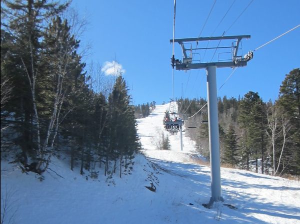 Kussy-Express, the longest ski lift in the resort, begins at the bottom lodge and lands at the summit. 
