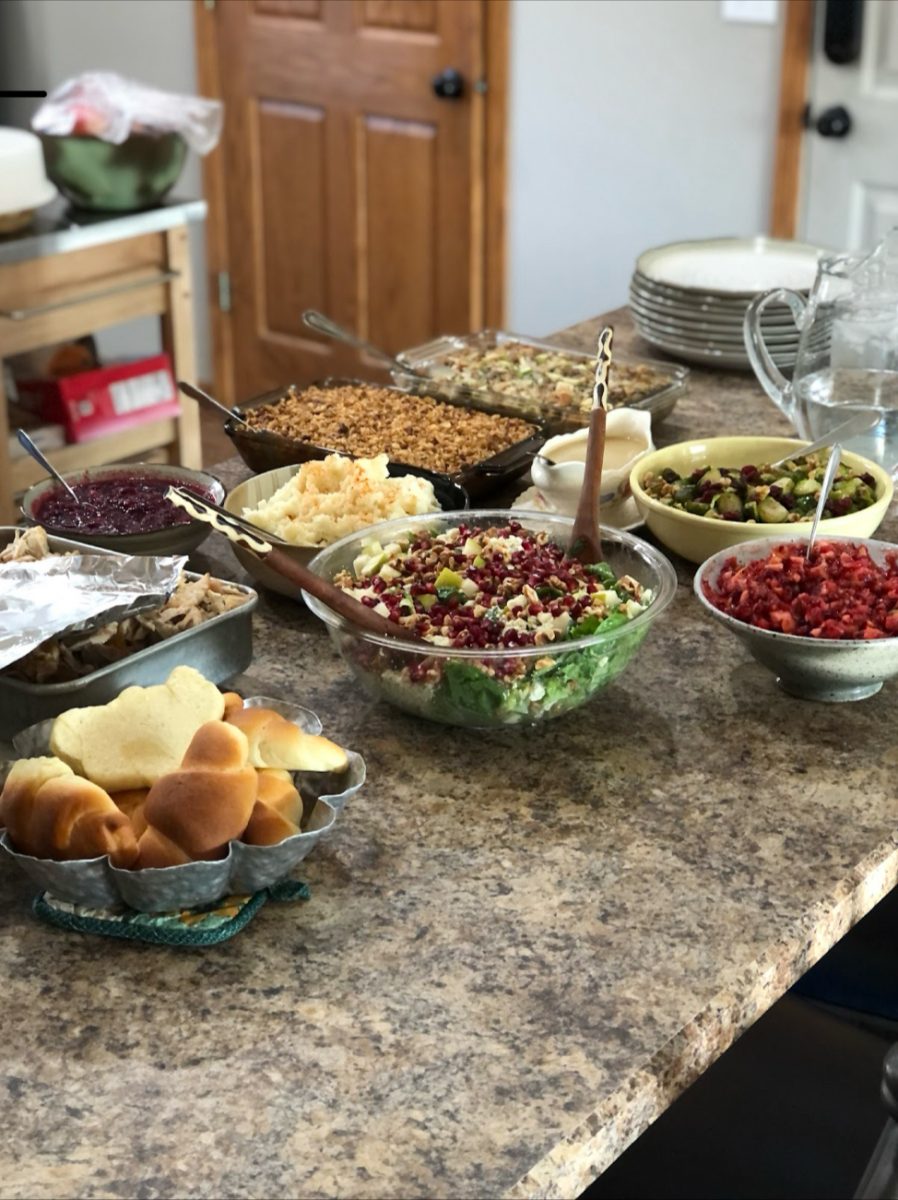 A delicious Thanksgiving meal featuring an array of dishes. Photos used with permission by Naomi Jespersen. 