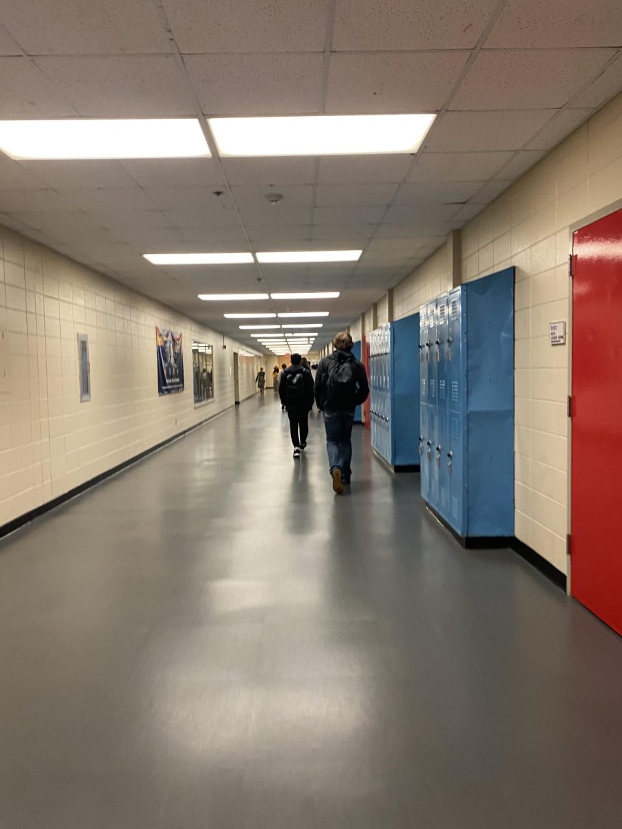 Students roam the lower e-wing during WIN time.
