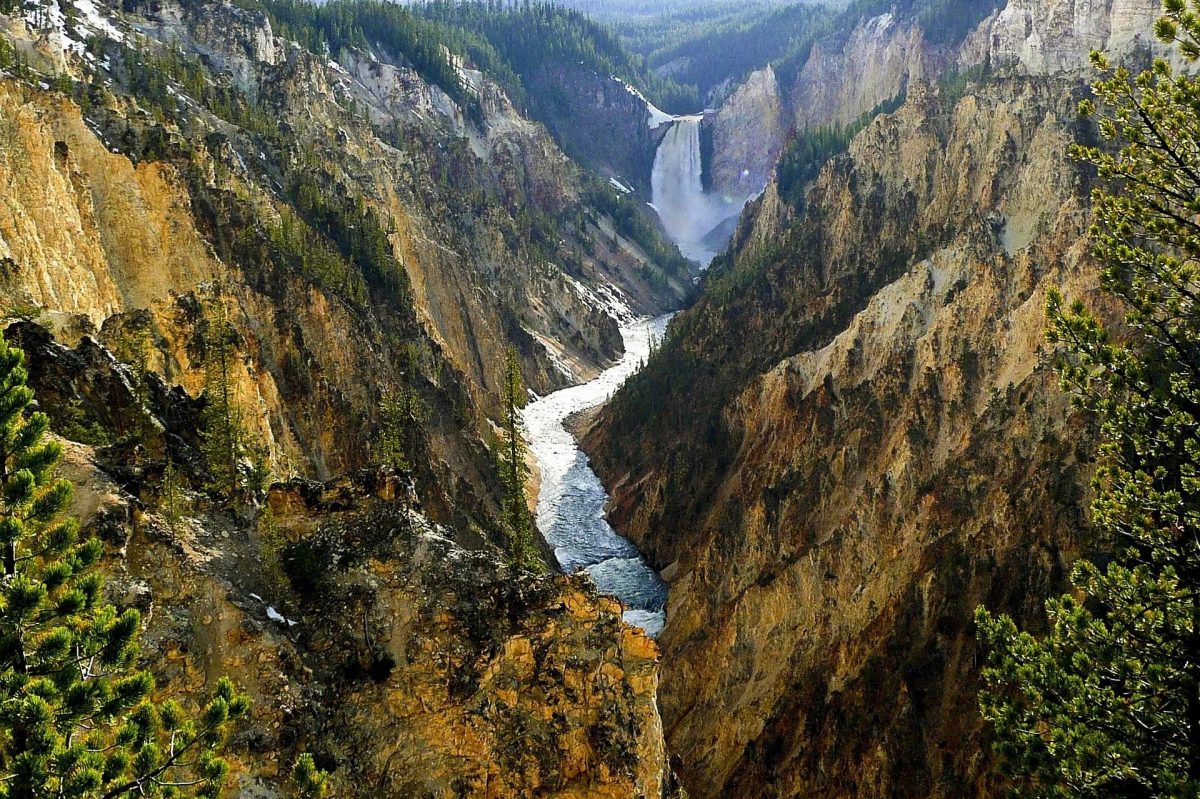 According to Visit Big Sky, "Yellowstone National Park is the world's first national park, established in 1872, and sits on a supervolcano." (Photo used by permission by Sammlung Public Domain Builder & Pix4free)
