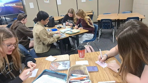 Photo used with permission by Kynsey McCue.
For the very first meeting, students woke up bright and early to enjoy each other’s company while creating handwritten cards featuring their favorite Bible verses.